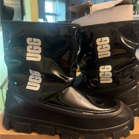 UGG classic Brellah mini Boots sz 10 womans - Picture 2 of 6